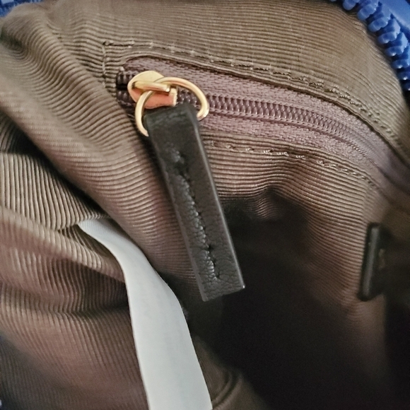 Dolce Vita Collection Blue & Gold Crossbody Puffer Bag | (Like New) - Picture 12 of 13